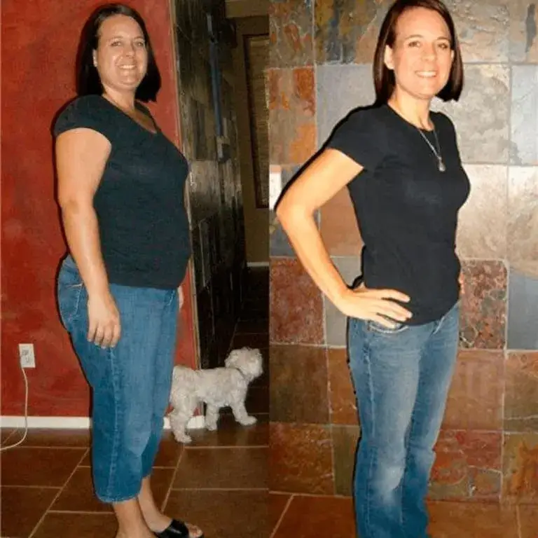 Mujer sufriendo de dolor de rodilla al levantarse